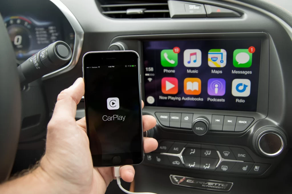 کارپلی carplay چیست؟ آموزش و نحوه اتصال آیفون به خودرو